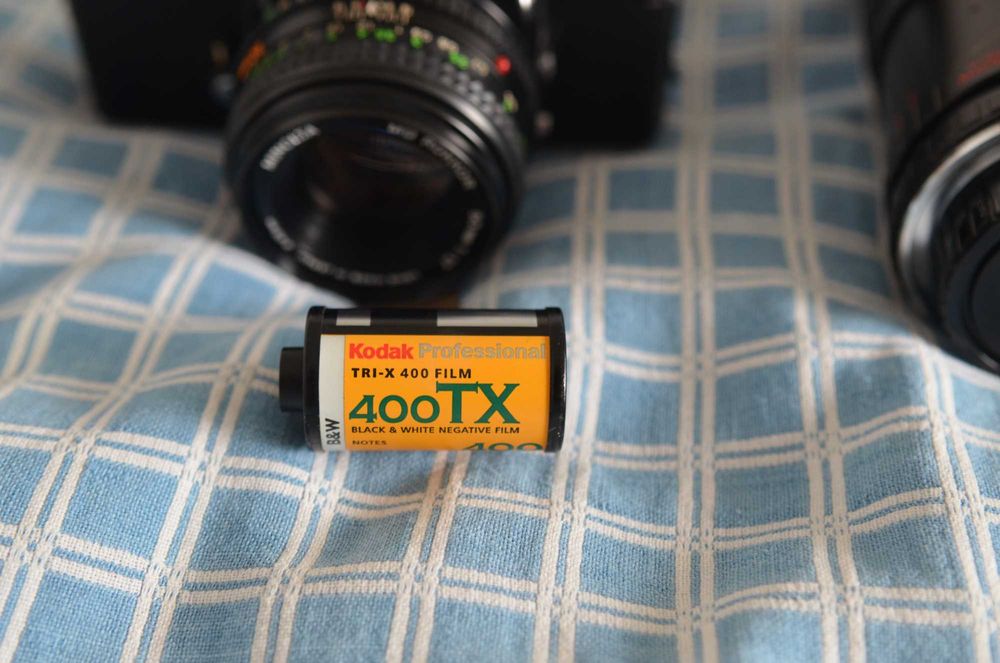 Kit Minolta XD11 aparat foto film + 50mm f1.7 + 35-200mm MACRO + rola film + filtre sky