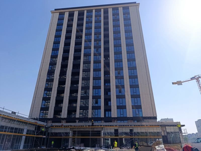 Четиристаен апартамент в ж.к. Банишора! Нова сграда!