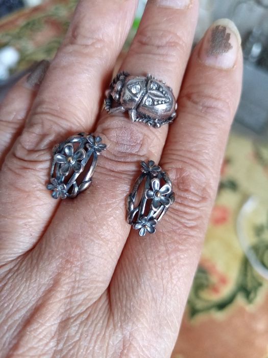 Продам серебряные серьги  925 проба