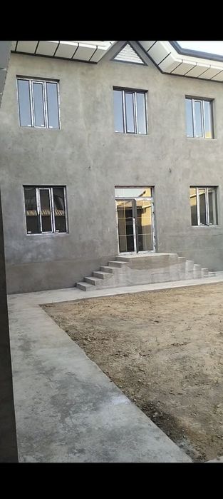 Nazar bek Tekistilda 2 sotix 2 qavat 6 honali  uy sotiladi 60000$