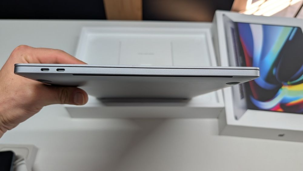 MacBook Pro 16” (2019) – 16GB RAM / 512GB SSD – Отлично състояние