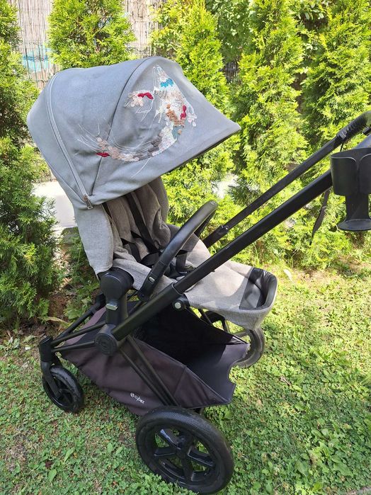 Продавам бебешка количка cybex priam - шаси + летен кош