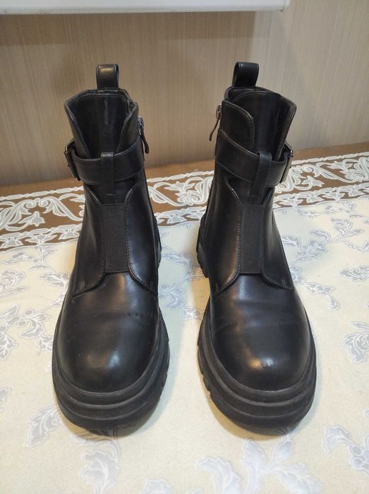 Ботинки, сапоги (35).