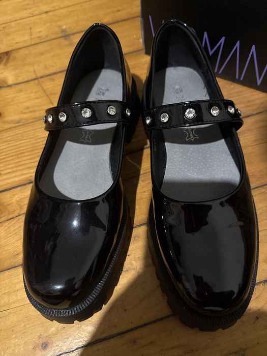 Обувки черни с камъни