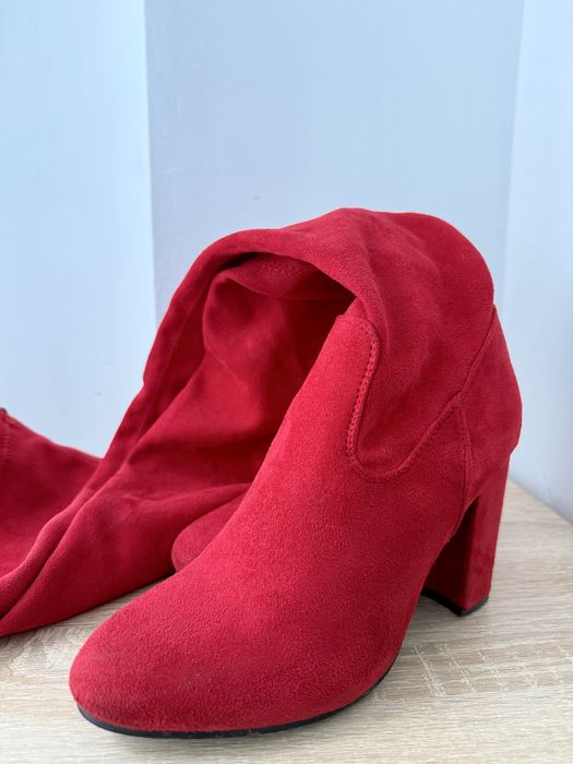 Vand cizme lungi, peste genunchi