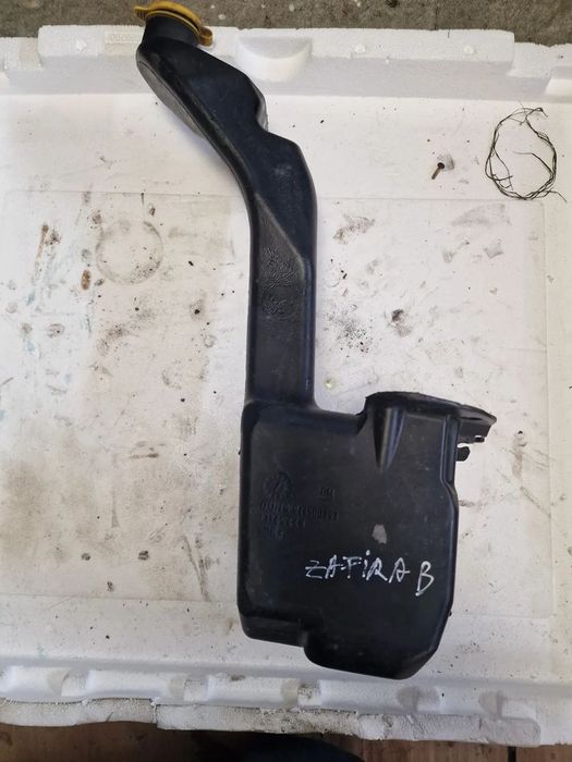 Rezervor lichid parbriz Opel Zafira b