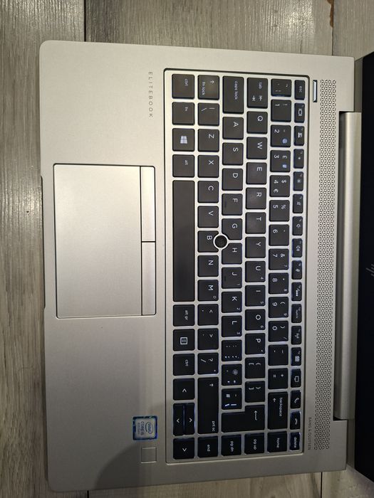 Hp  EliteBook 840 G5-i5 8350u/16гб/256гб м.2 nvme/Подсветка