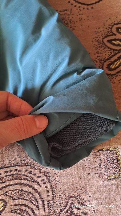 Продам куртку женскую