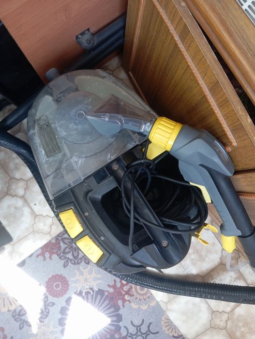 Моющи пылесос Karcher 8/1