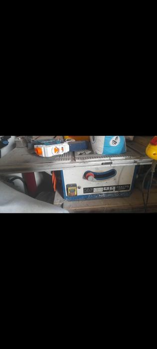 Vand următoarele scule