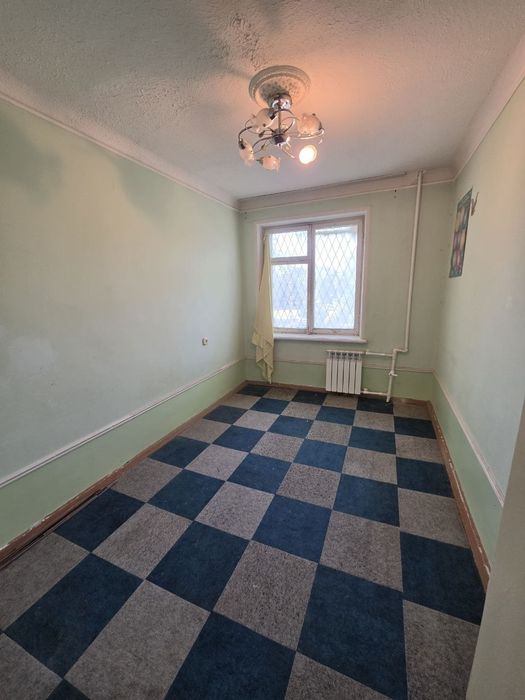 Срочно продается 3 ком.. квар.. Мархабо. 29 школа