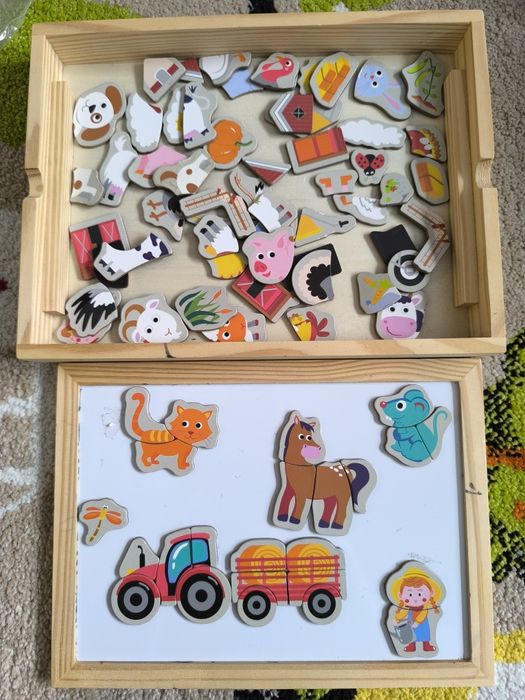 Лот дървени играчки и карти