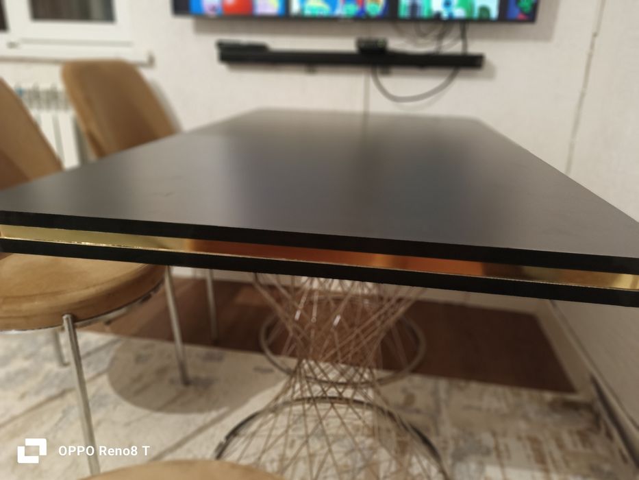 Срочно продам стол