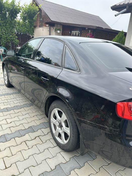 AUDI A4 2010 — imagine 2