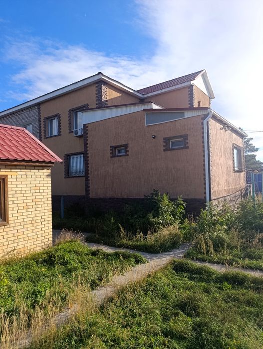 продам 3-х уровневый дом