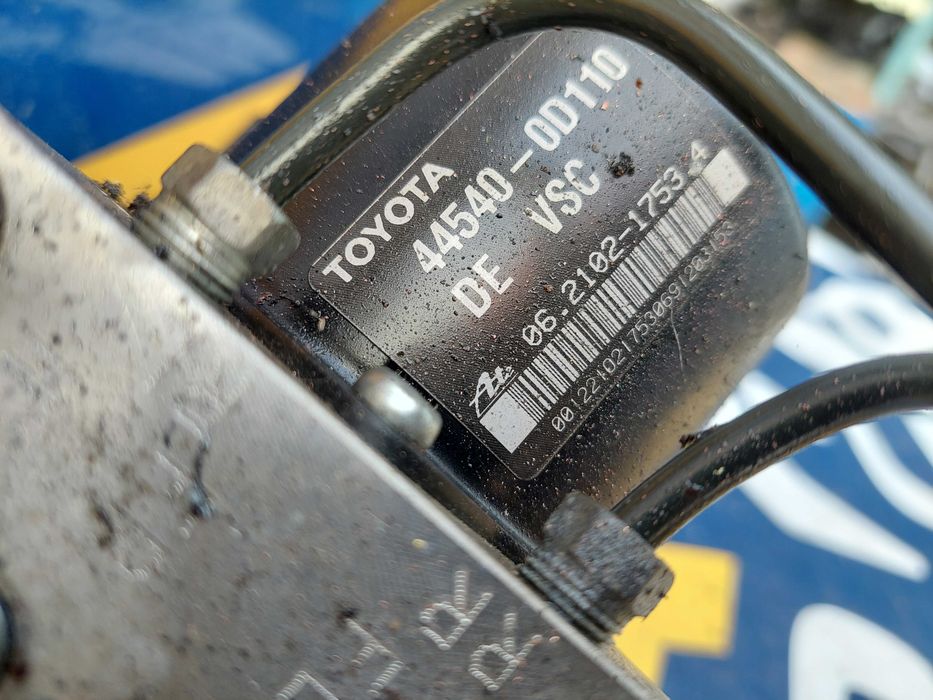 ABS помпа- 44540-0D110 за Тойота Ярис - 1.0 - 69к.с - 2011г.
