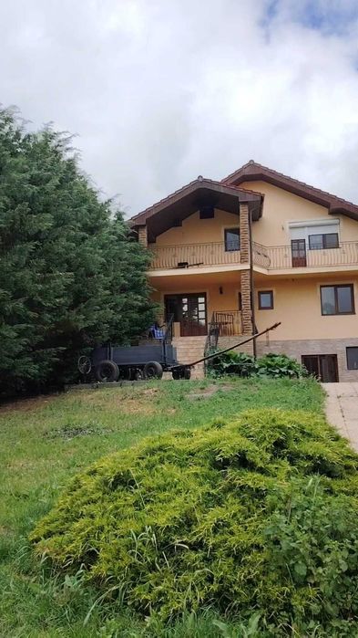 Casa cu 4 camere in Uileacu de Munte teren 3200 mp