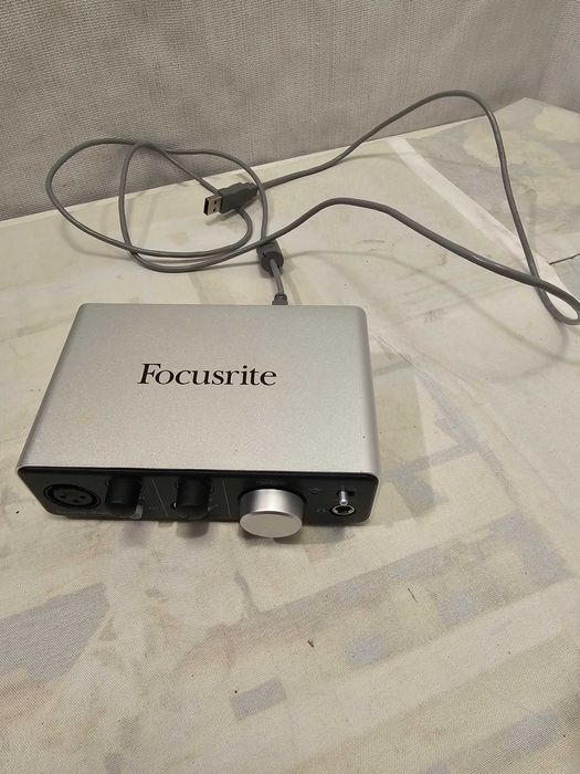 Focusrite itrack solo merge si pe Ipad