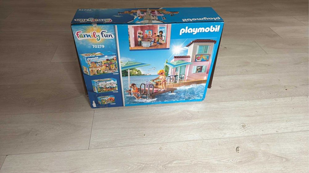 3 Lego & Playmobil