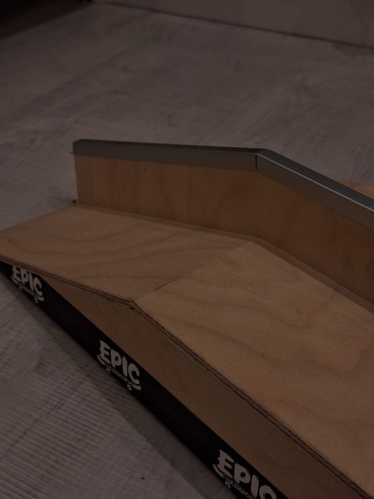 Fingerboarding рампа