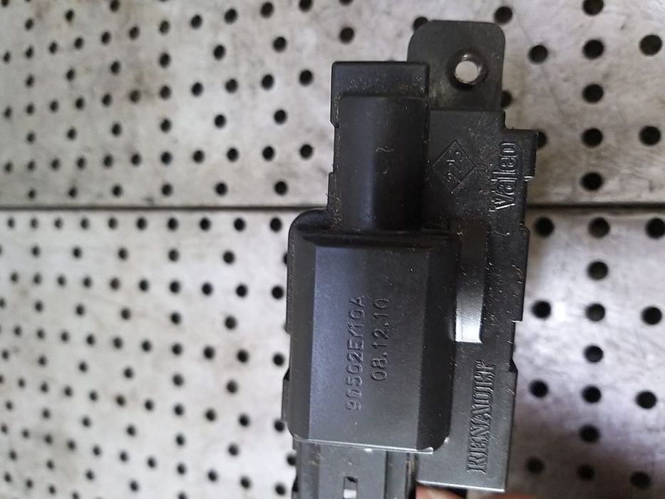Broasca haion nissan qashqai j10 90502ey10a