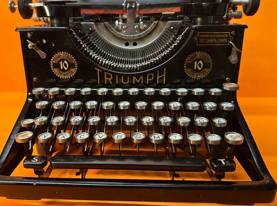Мнго Стара Пишеща Машина TRIUMPH 10 / 1930 г. Генерално Представител