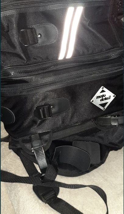 Geanta moto pe  rezervor