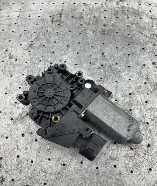 Motoras macara geam fata stanga 119024 114 Audi A6 2002