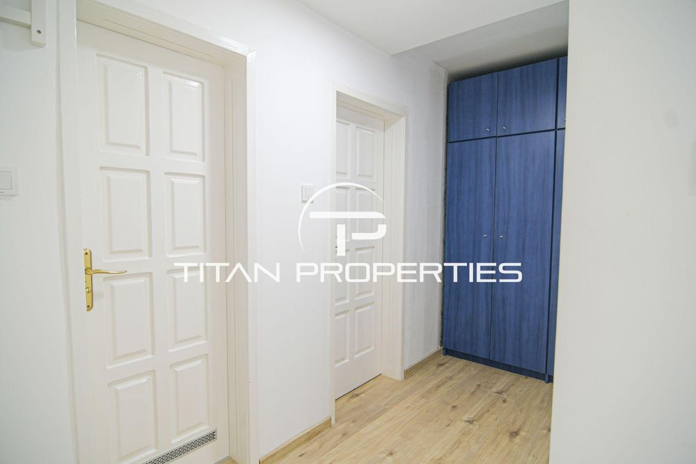 Дава се под наем Тристаен апартамент в Пловдив, Център - 150 кв.м за 1994.61 € - Снимка #10