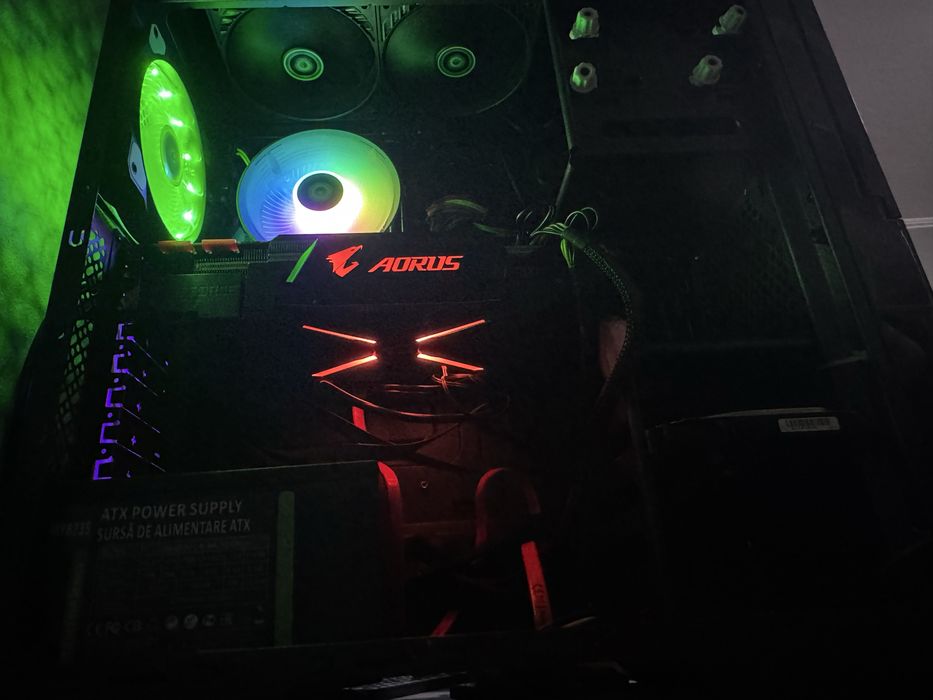 PC Gaming i5-9400F + Aorus GTX 1080 Ti 11GB + 16GB RAM + SSD 700GB + HDD 1TB