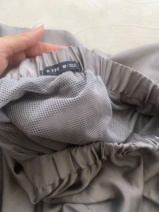 Нова дълга пола тип балон от графитен сатен размер М