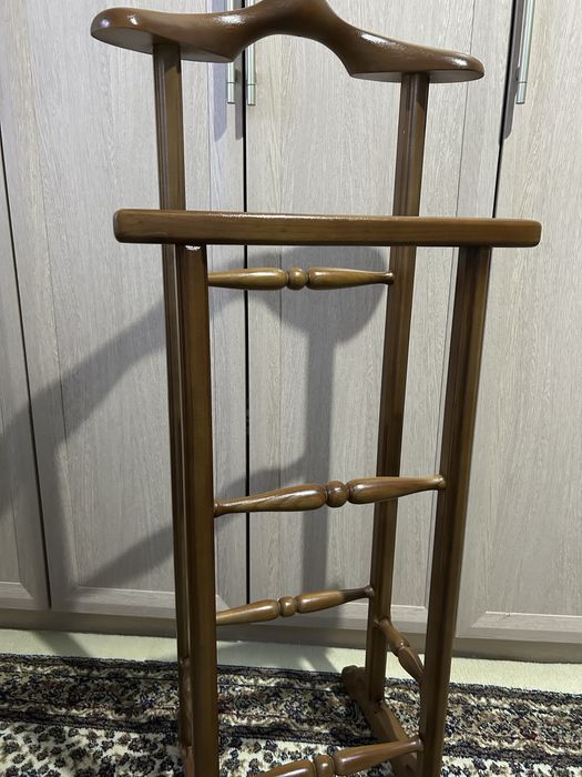 Напольная вешалка под одежду ( плечики )