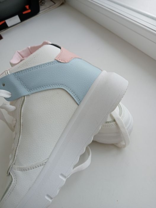 Кроссовки   красивые