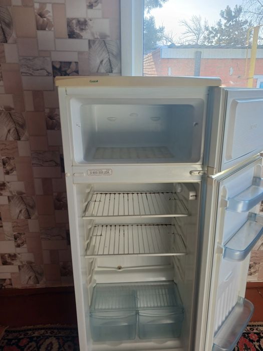 Продам холодильник