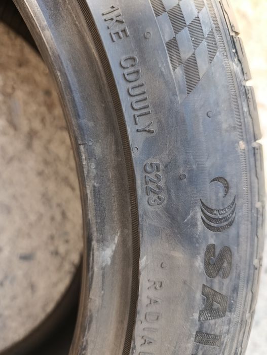 Продам летние шины 235/45/18