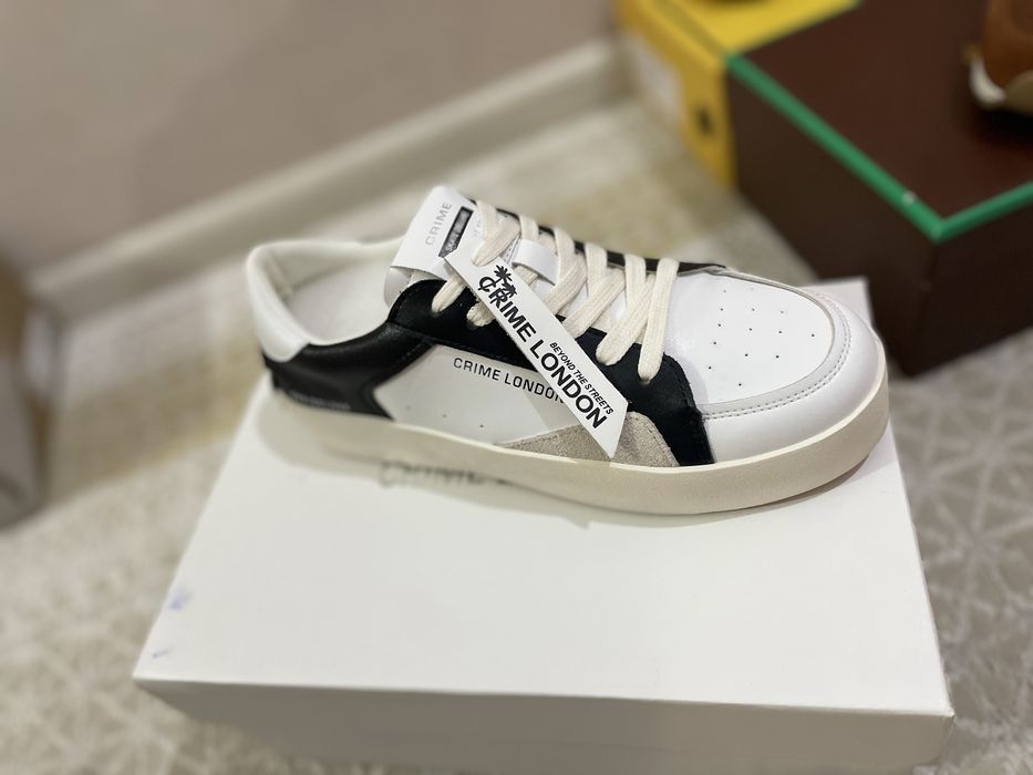 Женские кроссовкий