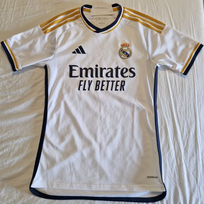 Vand 2 tricouri Real Madrid