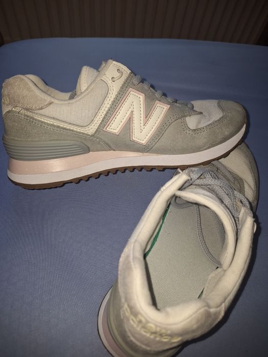 Маратонки Adidas и New Balance