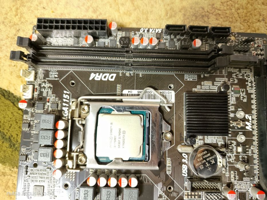 Материнская плата