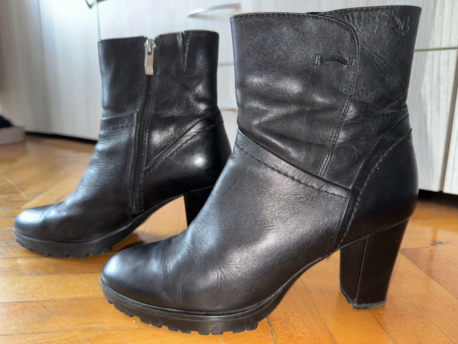 Боти Caprice ест.кожа 38 номер