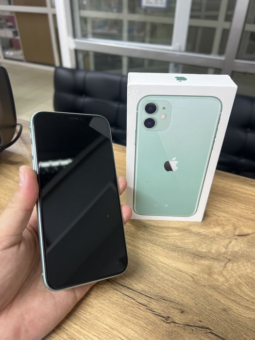 Продам Iphone 11 с гарантией