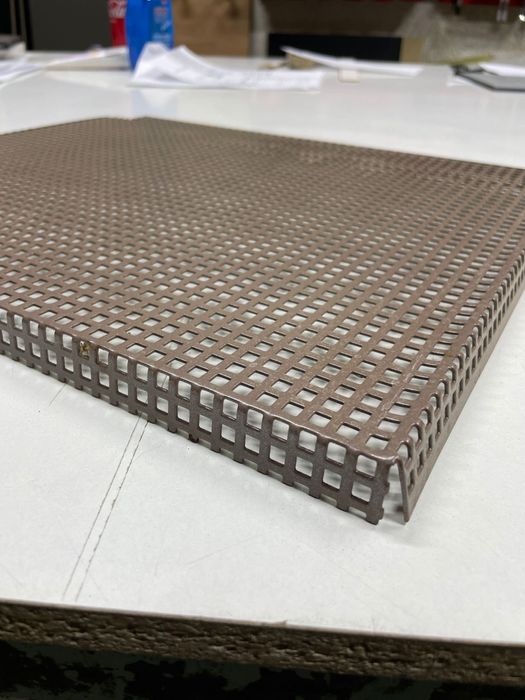 Tava din otel perforat