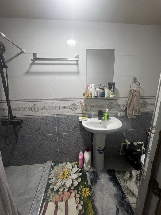 Uy sotiladi 45000$