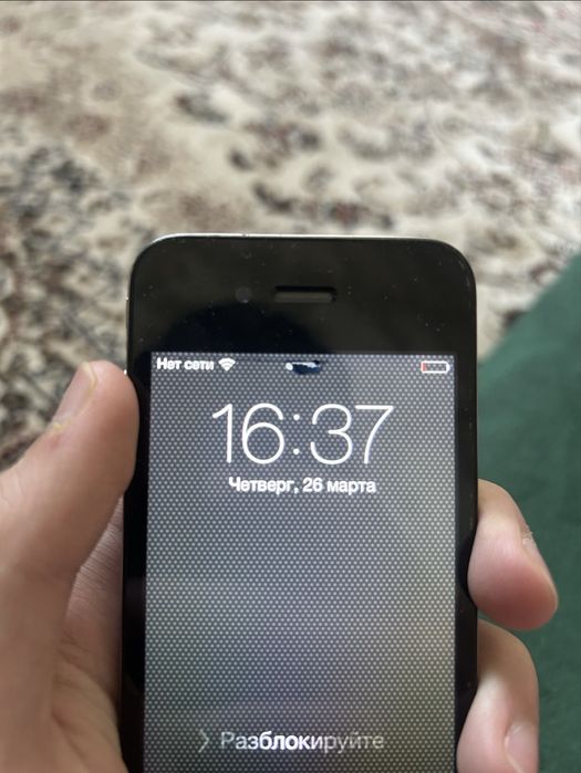 продам айфон 4 срочно