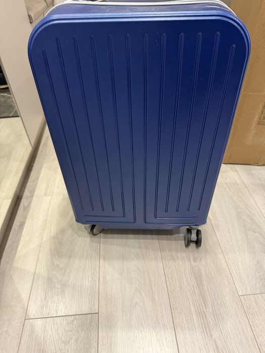 Чамодан средний