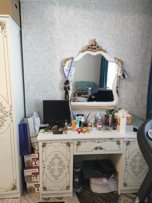 Продам спальный гарнитур