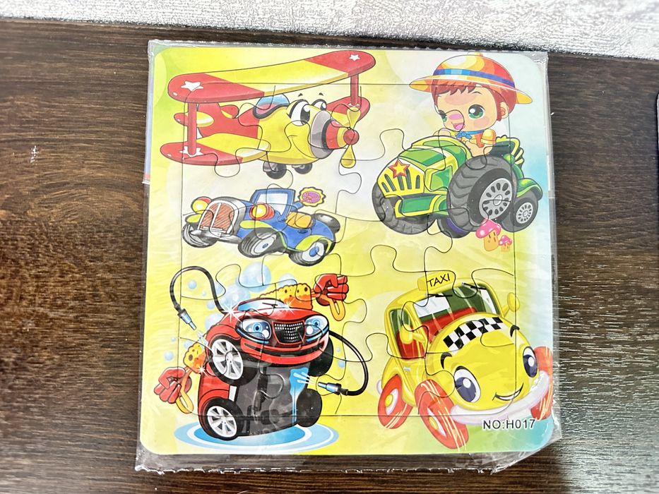 Продаются детские пазлы.