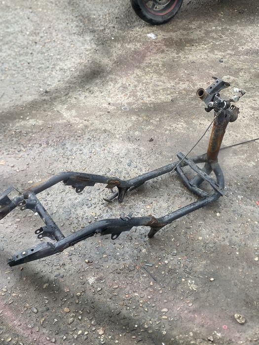 Skuter zapchast bor korpus bor