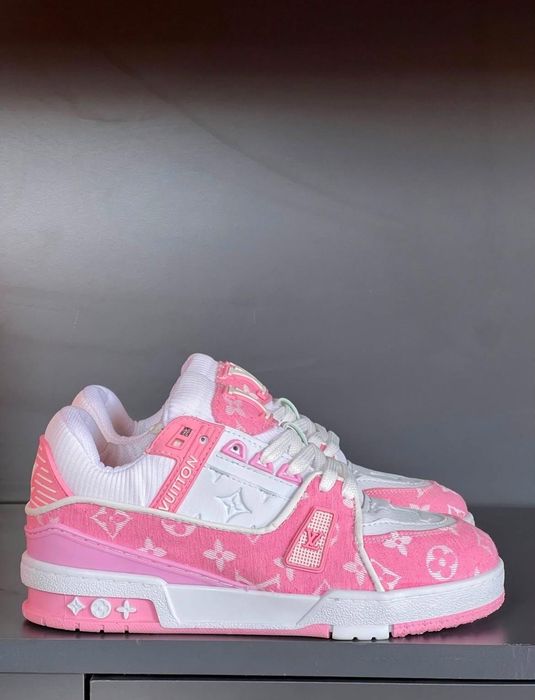 Louis Vuitton LV Trainer Pink