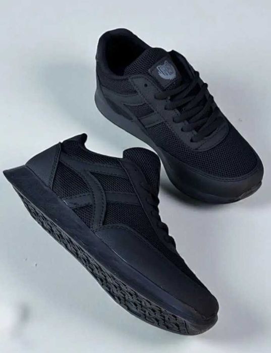 Adidași mărimea 42